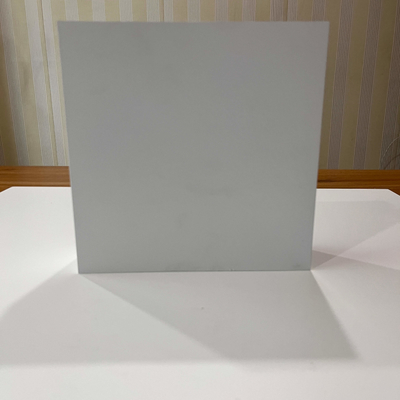 साउंडप्रूफ एल्युमियम व्हाइट बॉक्स बैफल सीलिंग 300x100x1000mm
