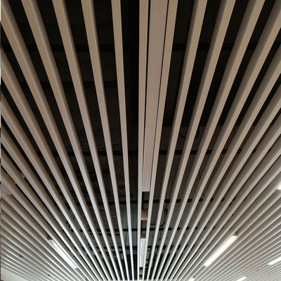 50x100mm एल्यूमिनियम धातु छत निलंबित यू आकार ध्वनिक छत प्रणाली